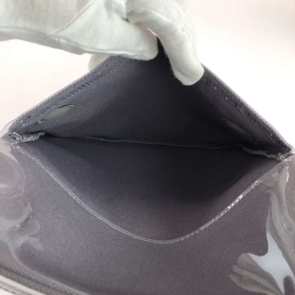 Louis Vuitton Fondation Paris Clutch